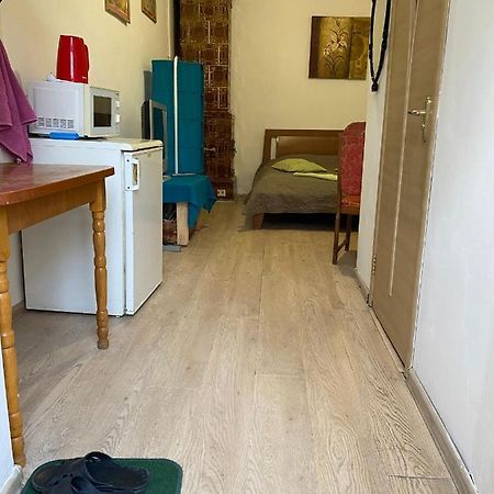 Appartement Close By Ploscha Rynok à Lviv Extérieur photo