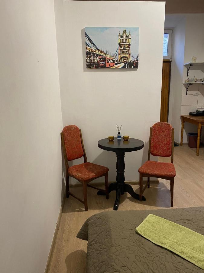 Appartement Close By Ploscha Rynok à Lviv Extérieur photo